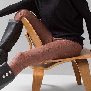 White House Black Market Paisley Faux Suede Runway Leggings Brown Size 6 EUC